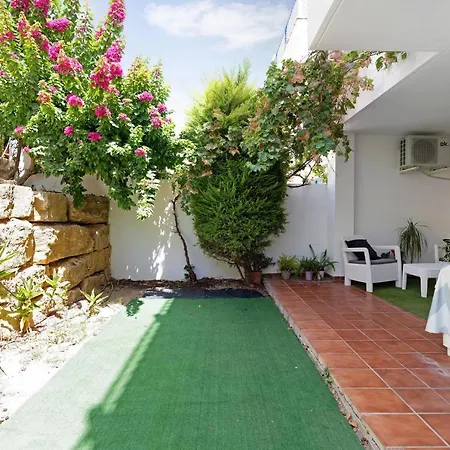 Townhouse With 3 Bedrooms And Sea Views From The Roof Terrace *