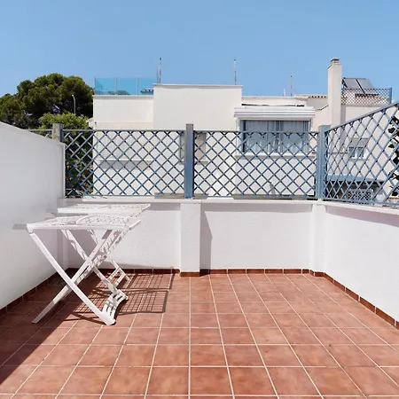 Townhouse With 3 Bedrooms And Sea Views From The Roof Terrace Дом отдыха Торремолинос