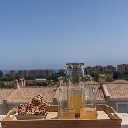 Townhouse With 3 Bedrooms And Sea Views From The Roof Terrace *